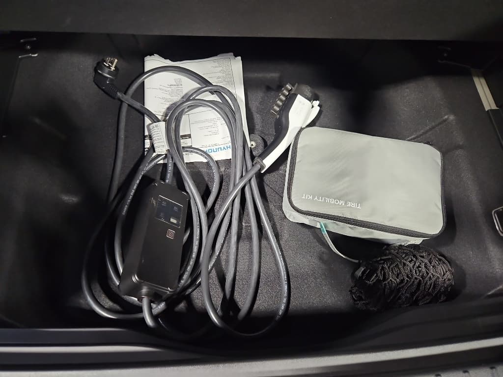 2024 Hyundai Kona view 6