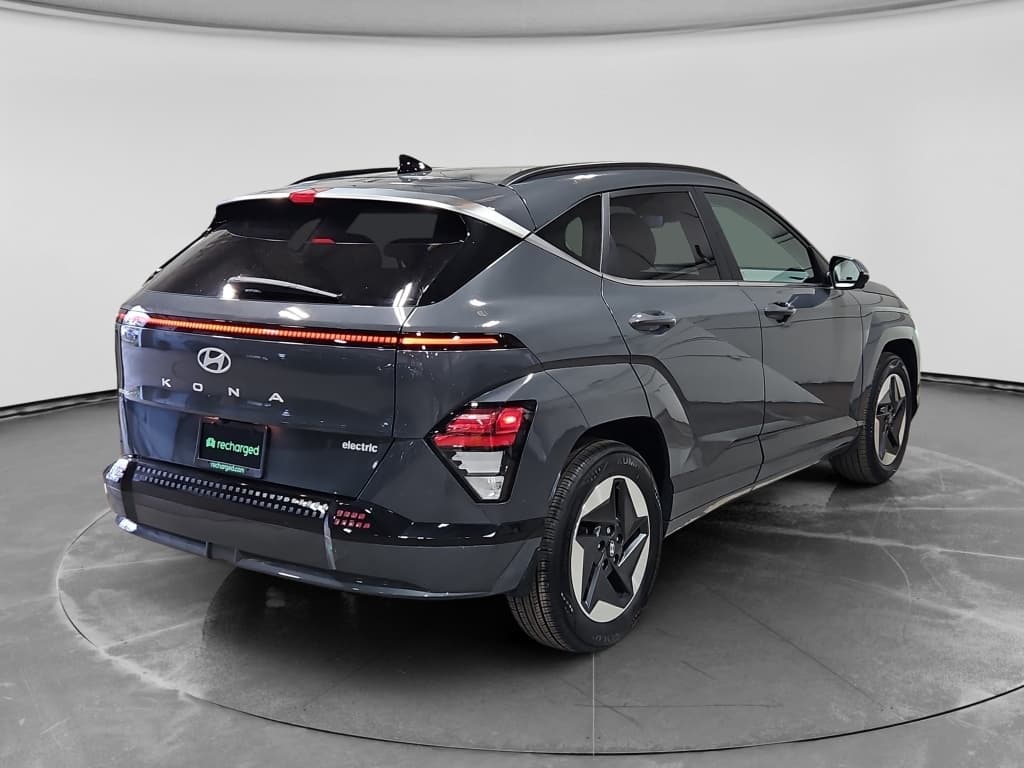 2024 Hyundai Kona view 3