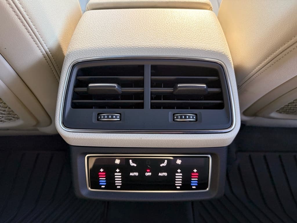 2019 Audi e-tron view 23