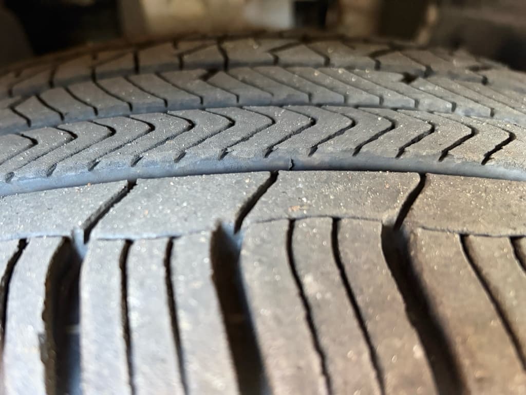 2019 Audi e-tron view 34