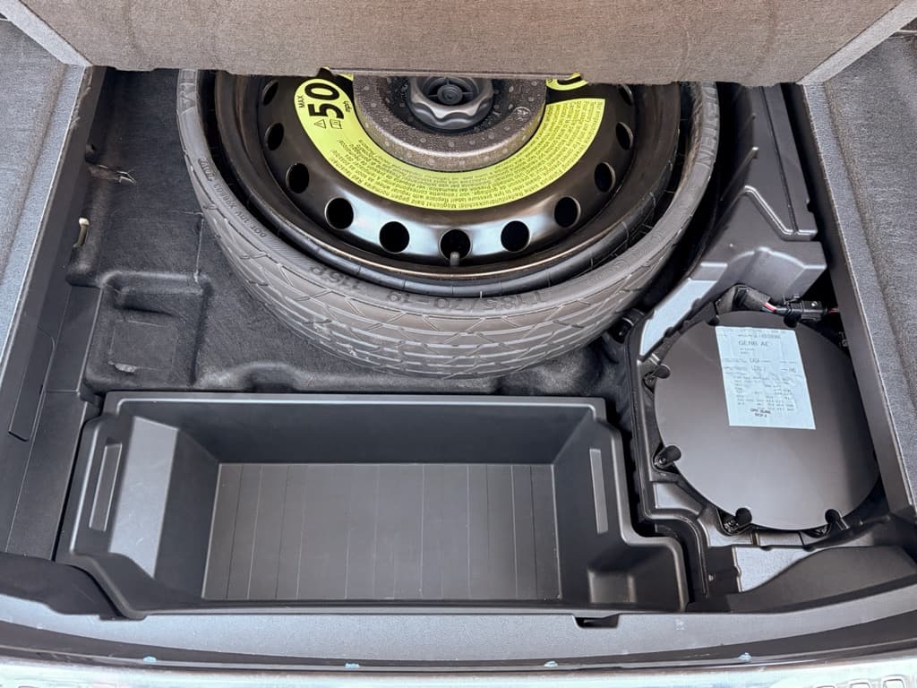 2019 Audi e-tron view 30