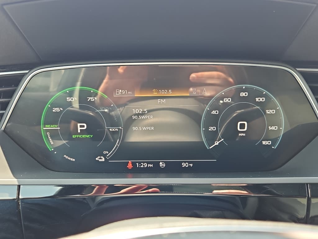 2019 Audi e-tron view 9