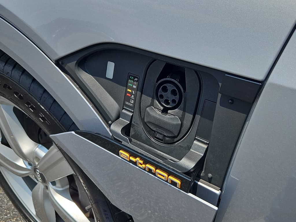 2019 Audi e-tron view 5