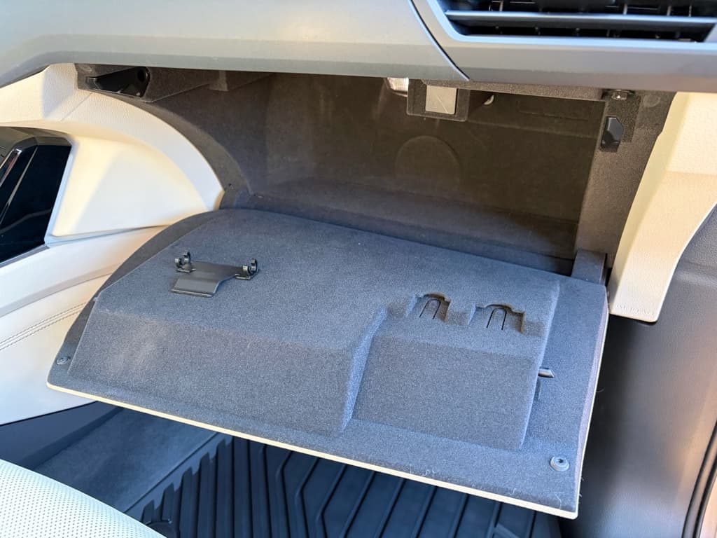 2019 Audi e-tron view 22