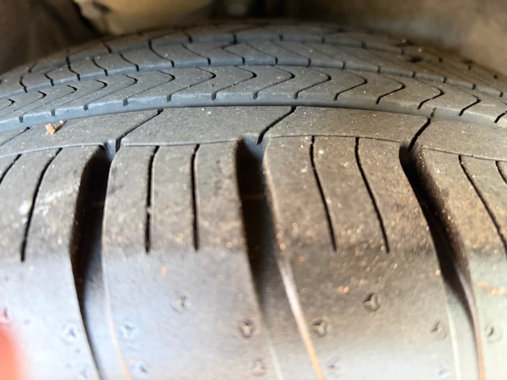 2019 Audi e-tron view 36