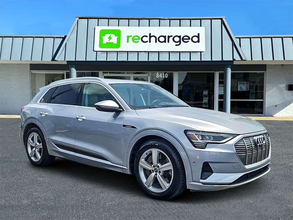 2019 Audi e-tron view 4