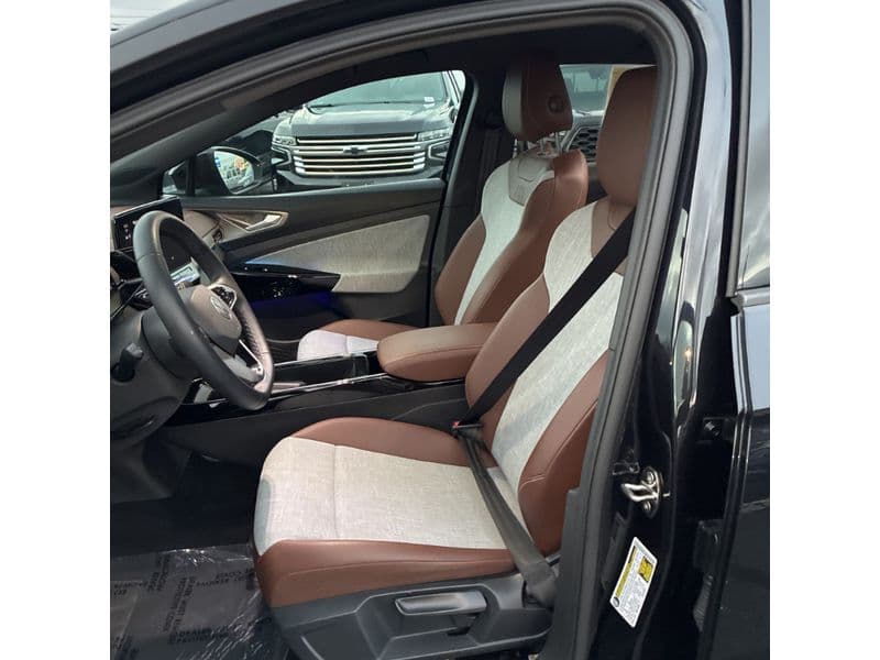 2023 Volkswagen ID.4 view 6