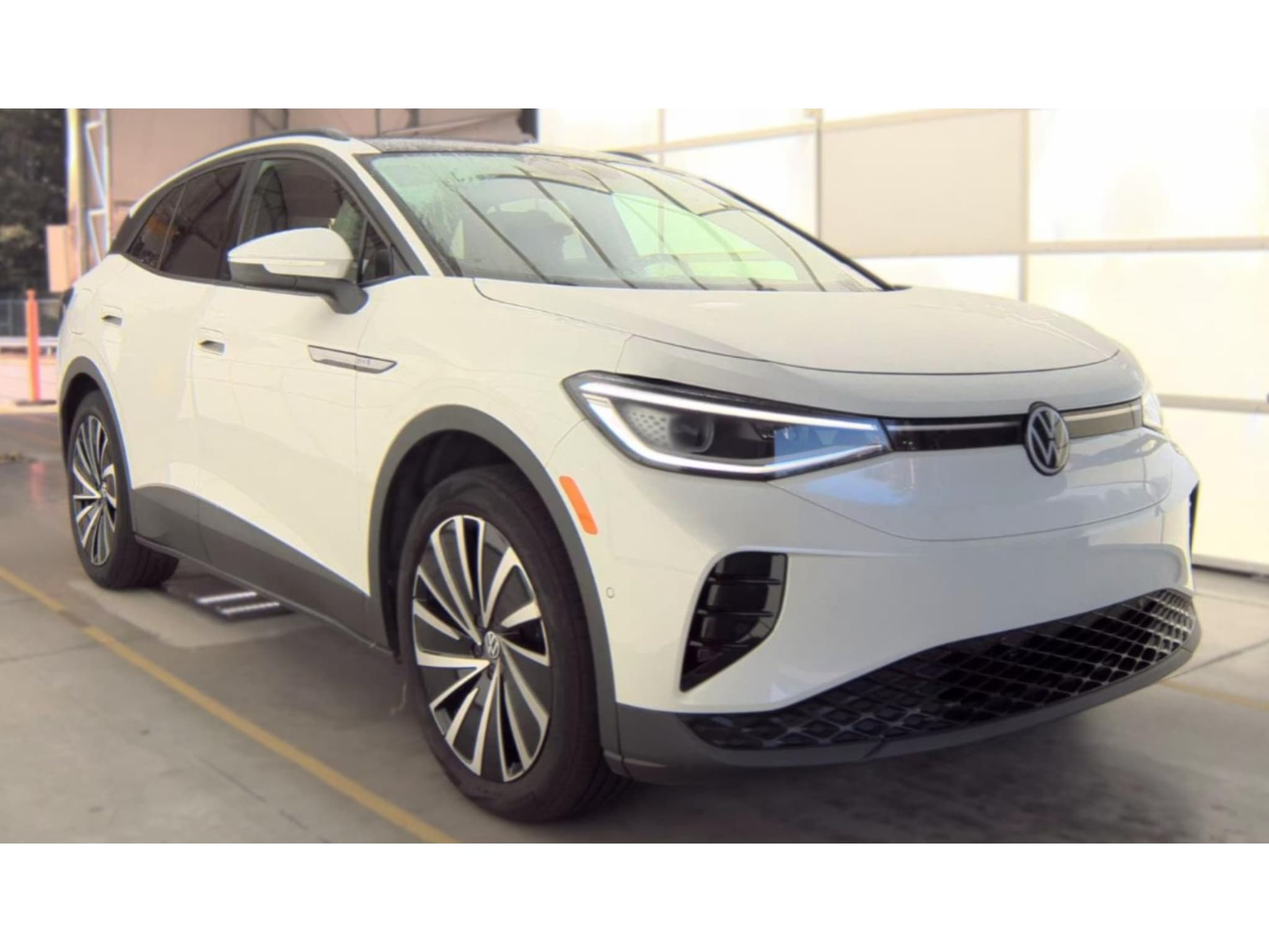 2024 Volkswagen ID.4 view 4