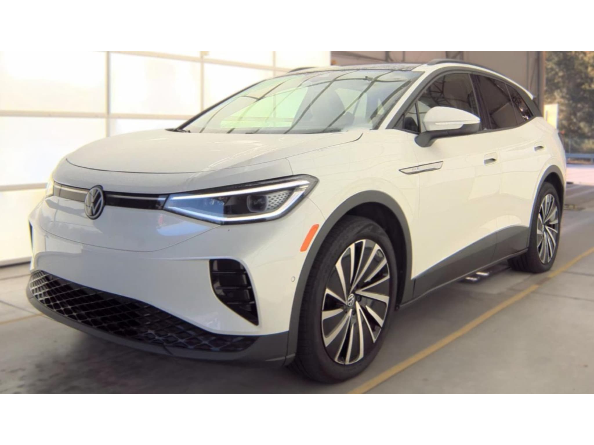 2024 Volkswagen ID.4 view 1