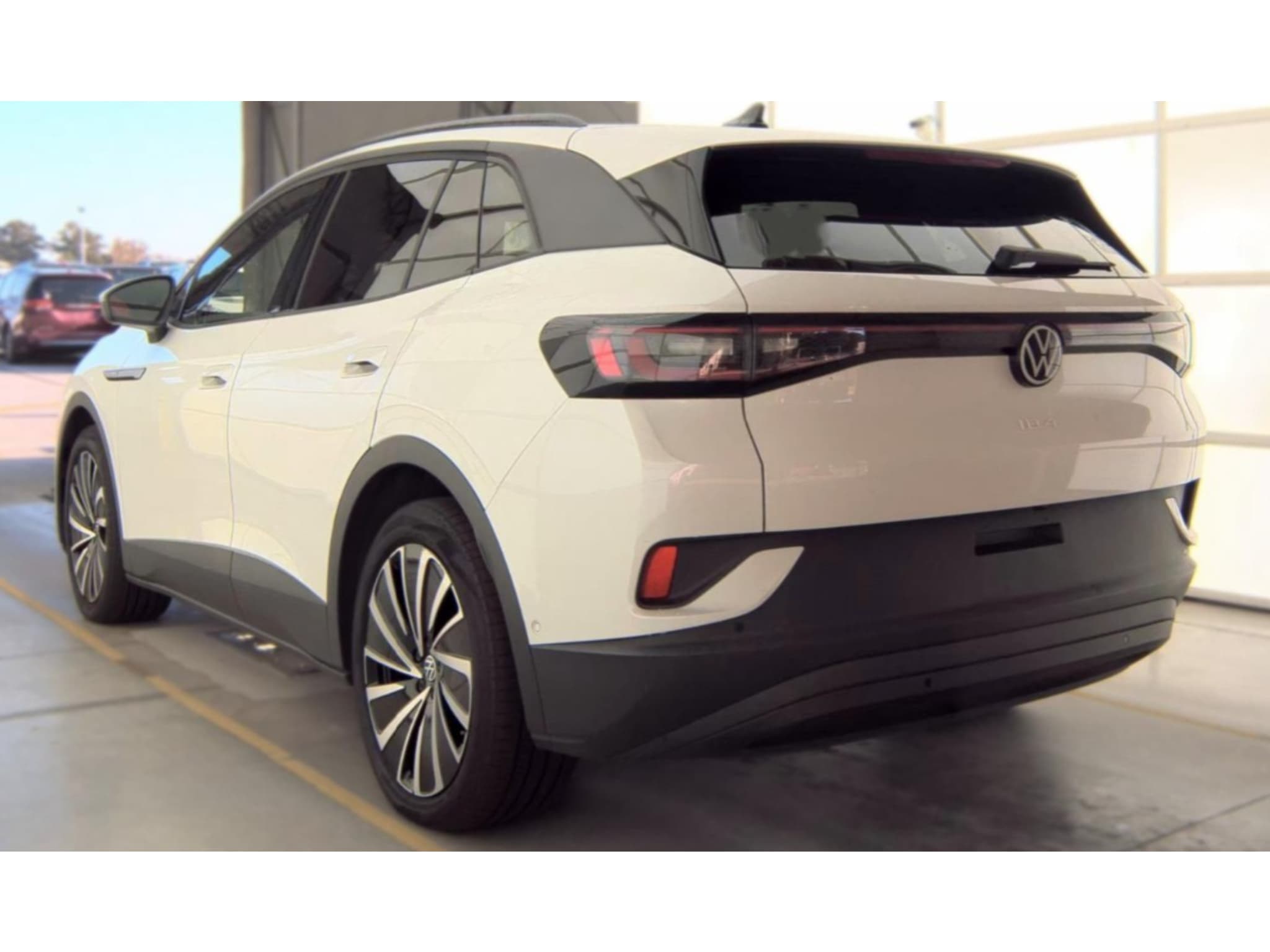 2024 Volkswagen ID.4 view 2