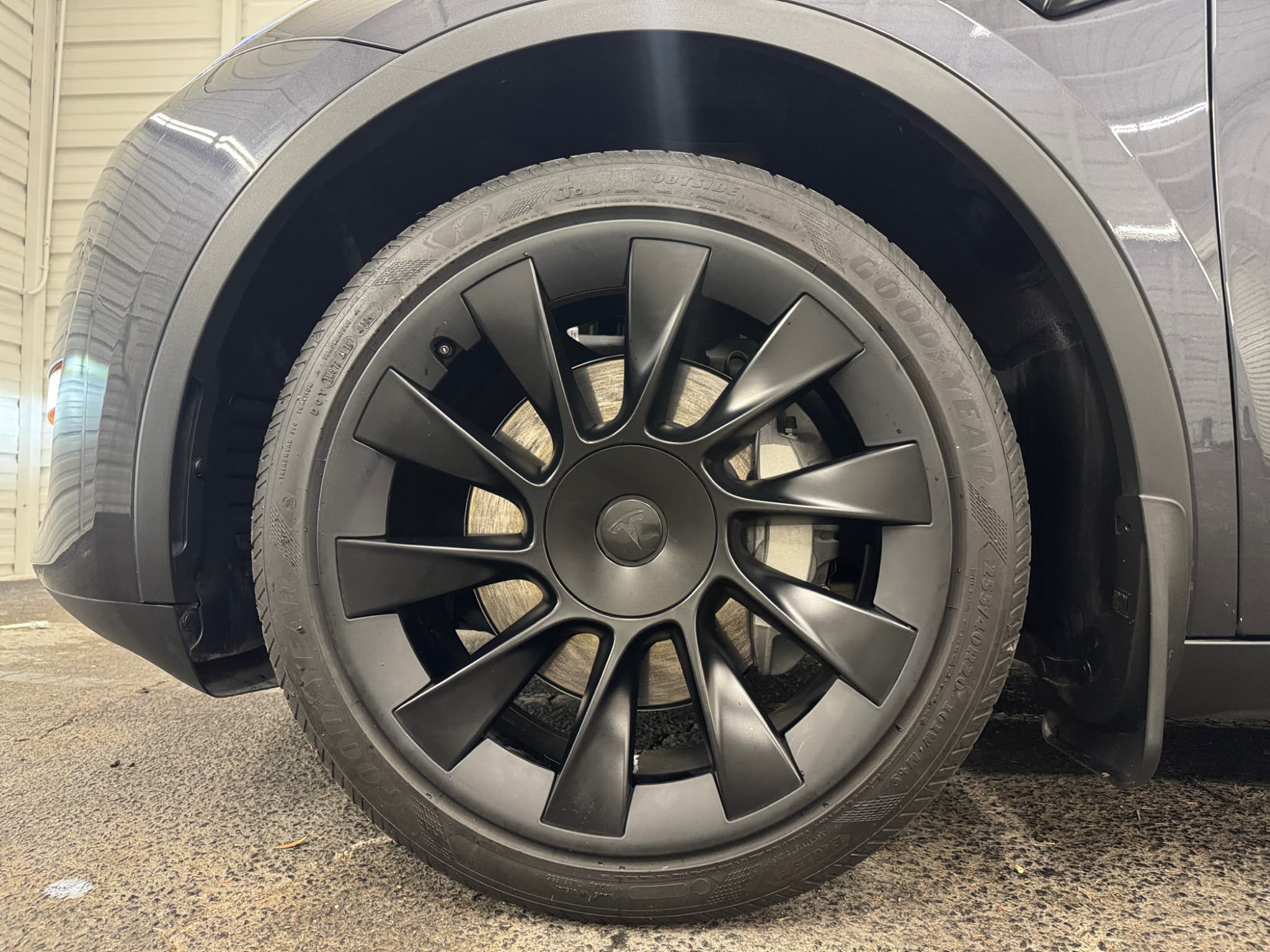 2024 Tesla Model Y view 14