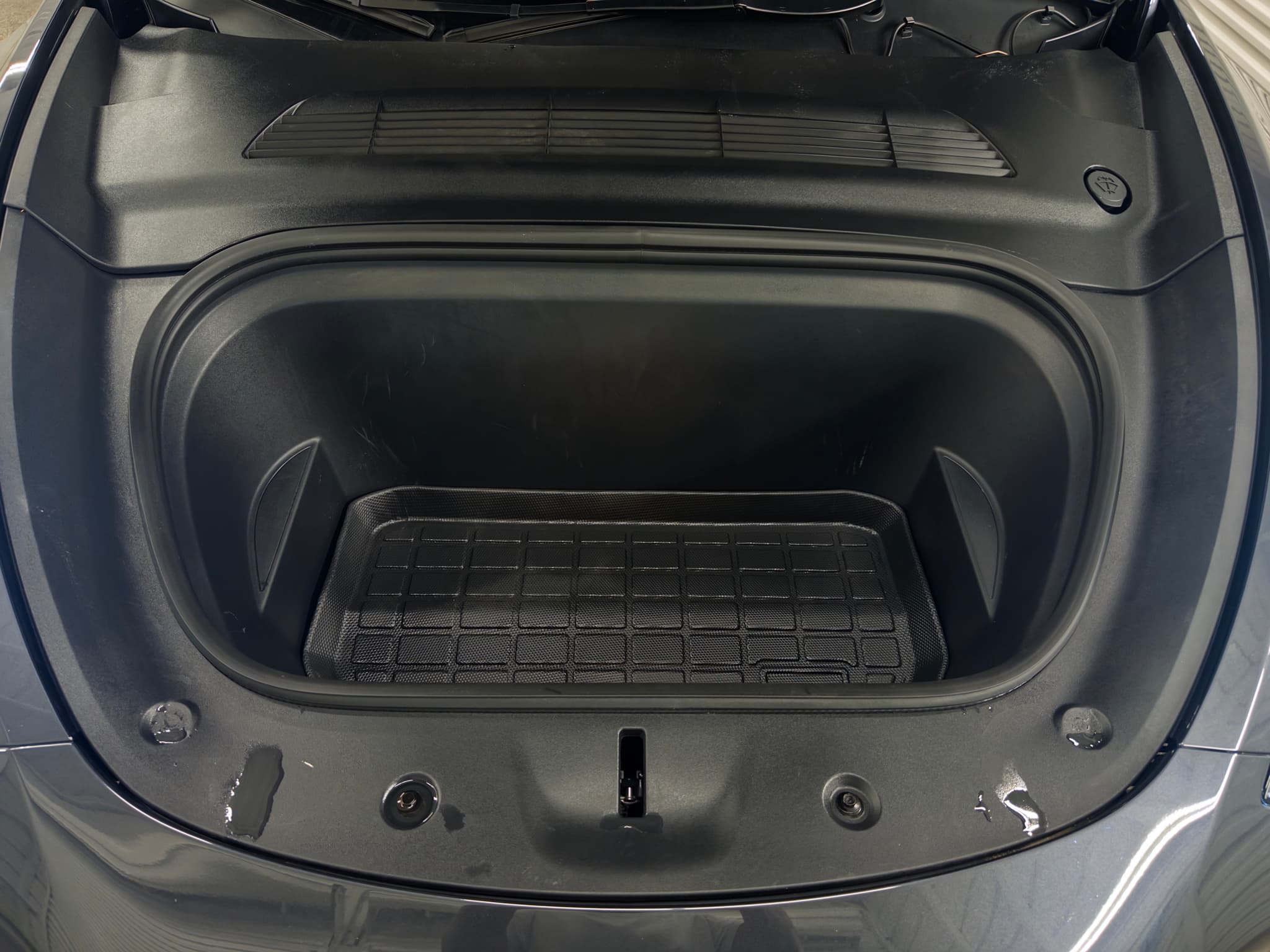 2024 Tesla Model Y view 13