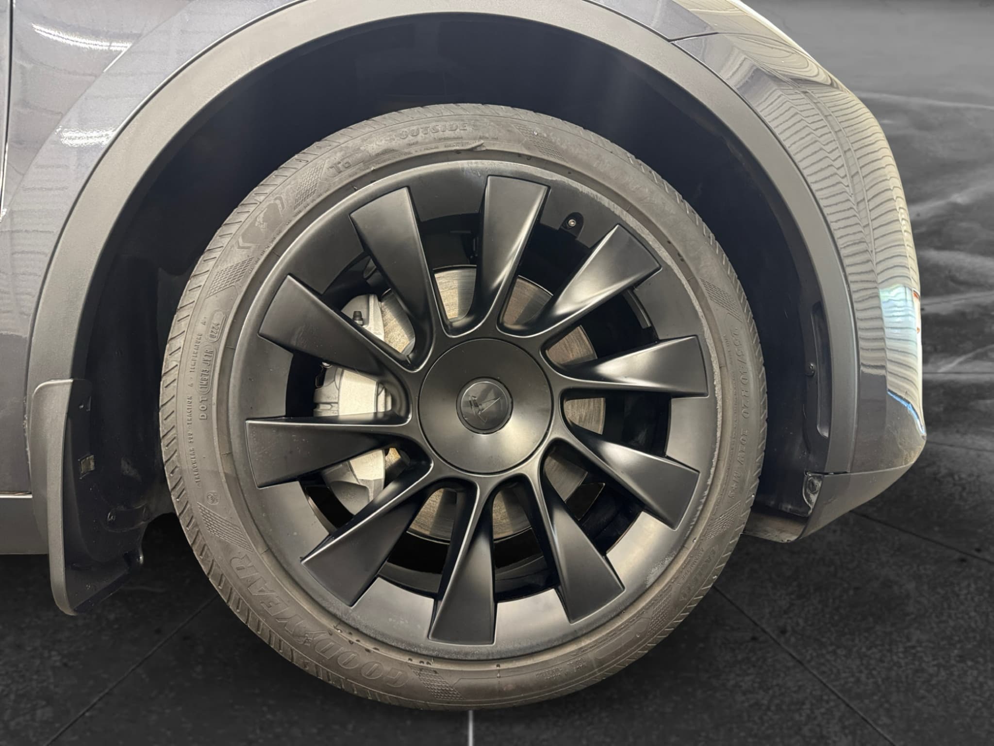 2024 Tesla Model Y view 16