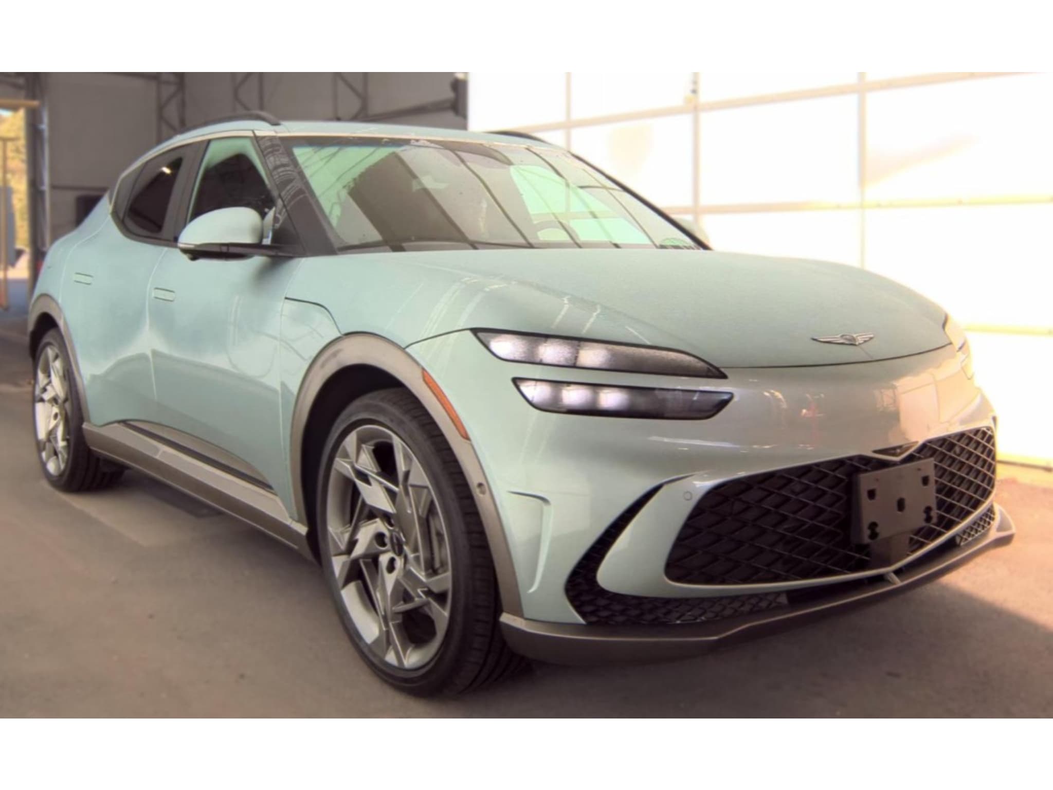 2023 Genesis GV60 view 4