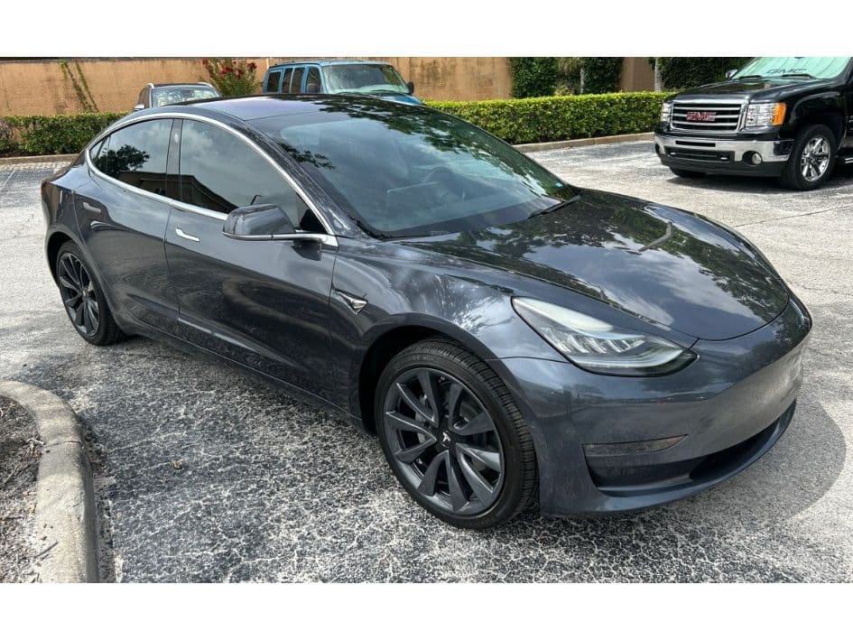 2018 Tesla Model 3 view 3