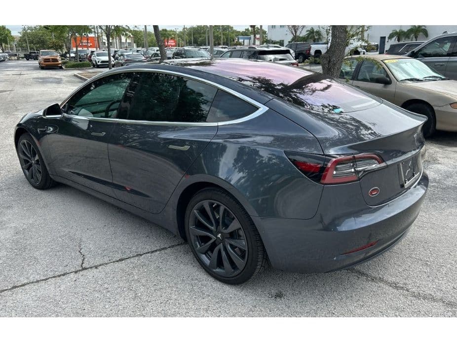 2018 Tesla Model 3 view 7