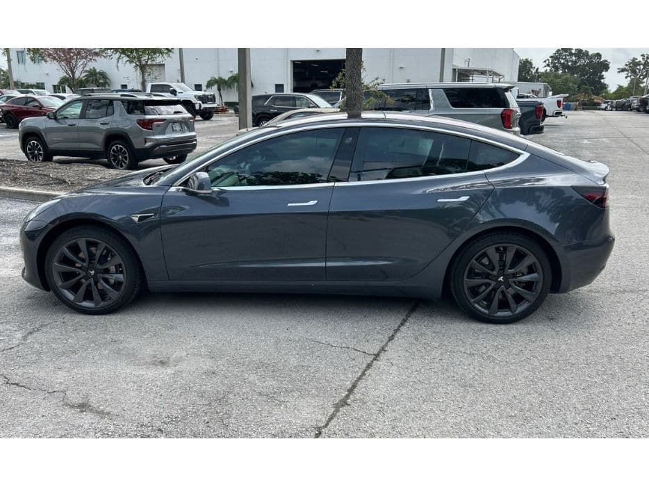 2018 Tesla Model 3 view 8