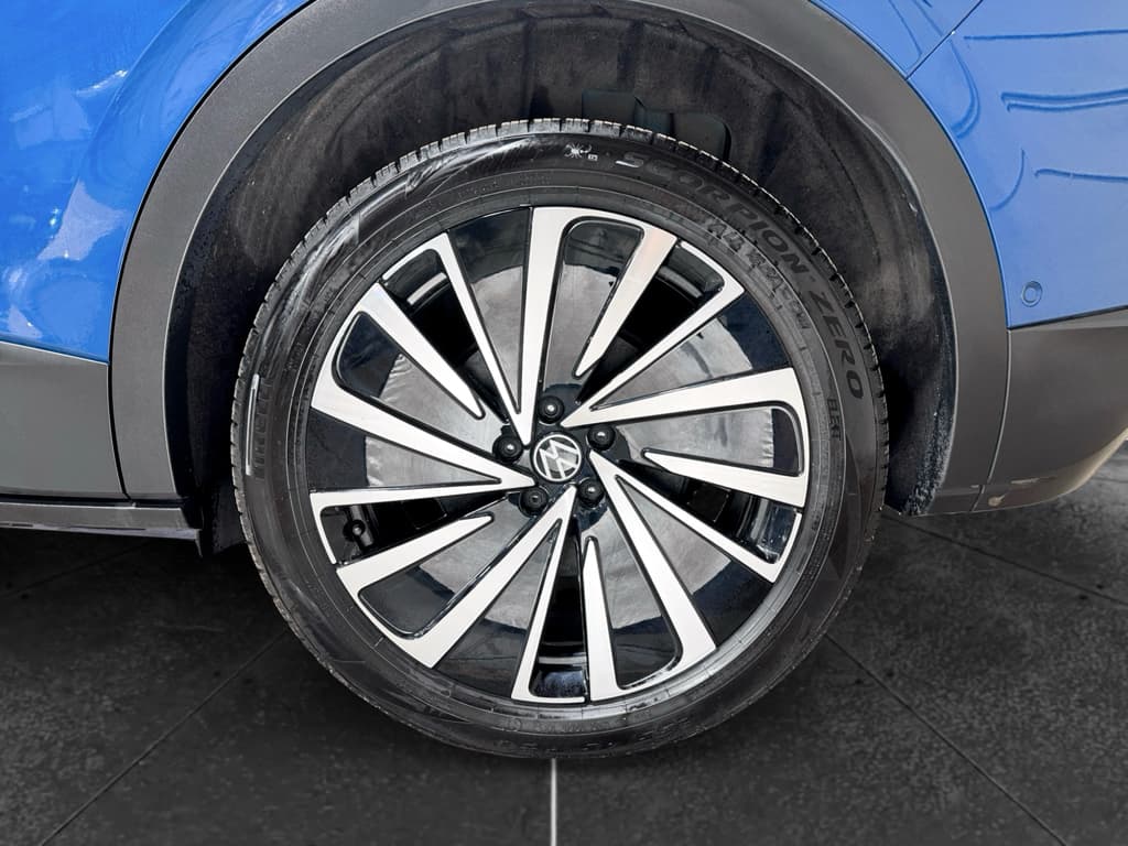 2025 Volkswagen ID.4 view 31