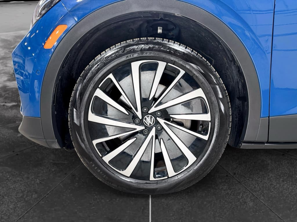 2025 Volkswagen ID.4 view 29
