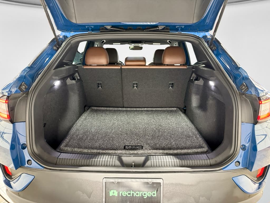 2025 Volkswagen ID.4 view 25