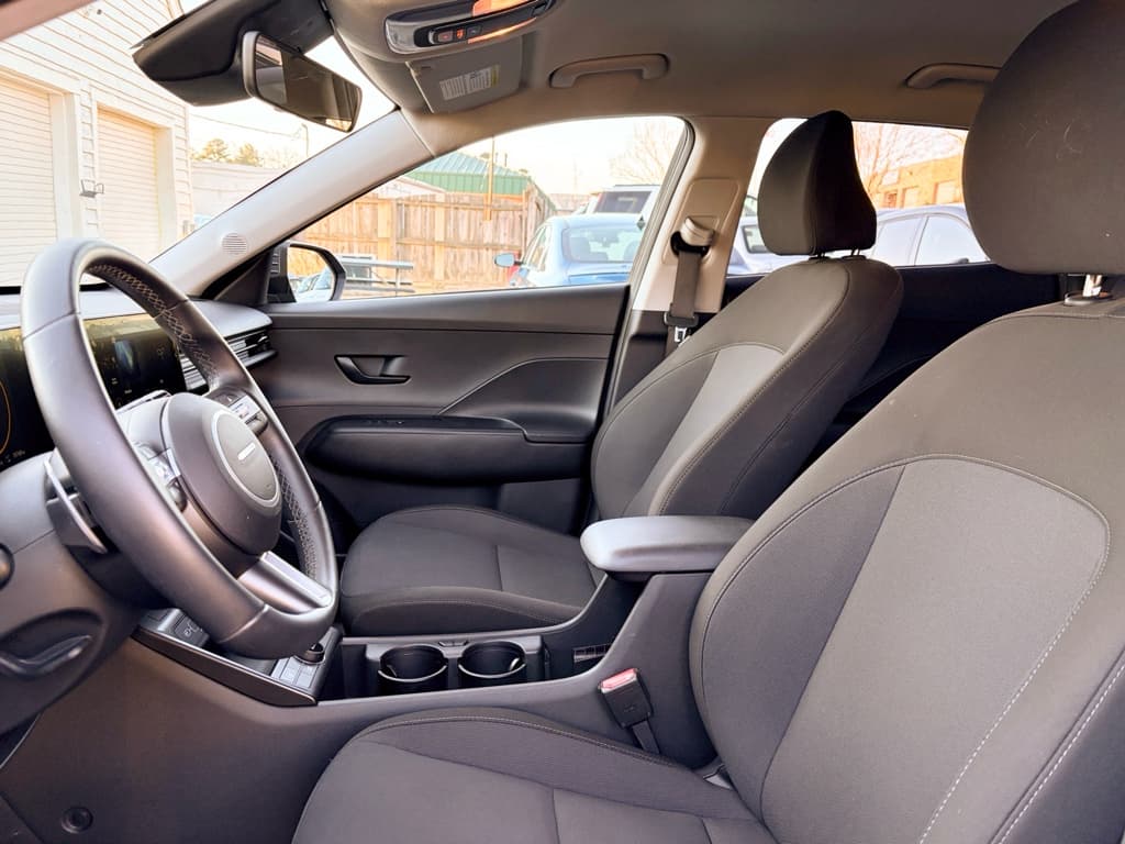 2024 Hyundai Kona view 17