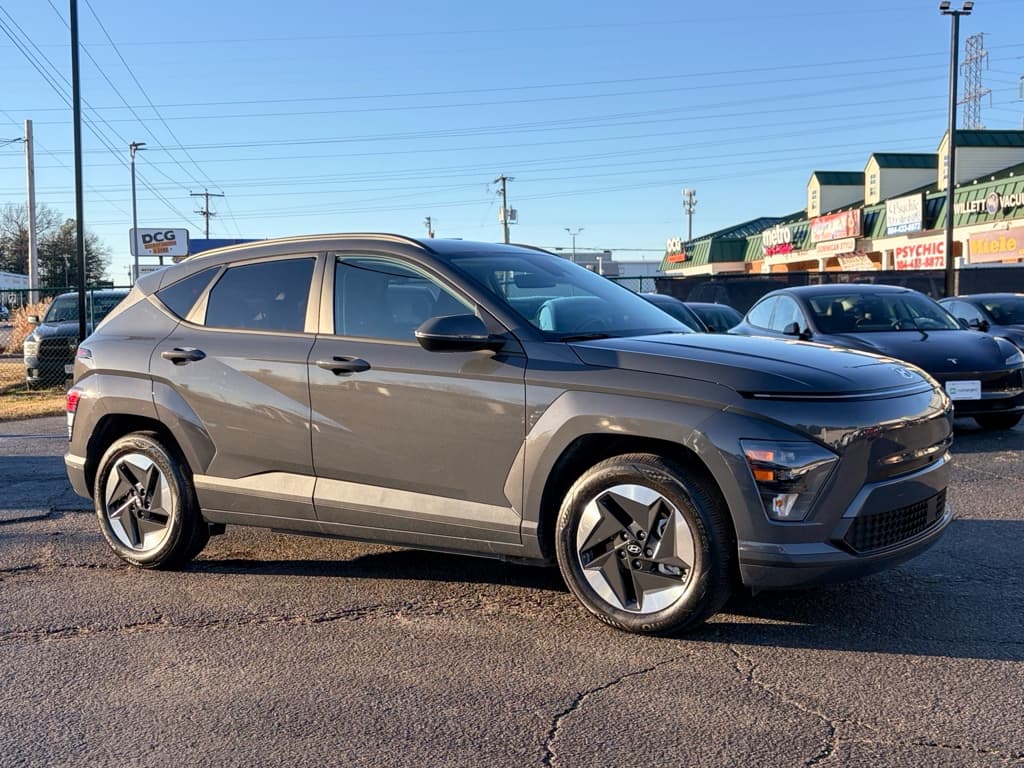 2024 Hyundai Kona view 4