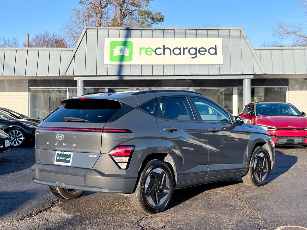 2024 Hyundai Kona view 3