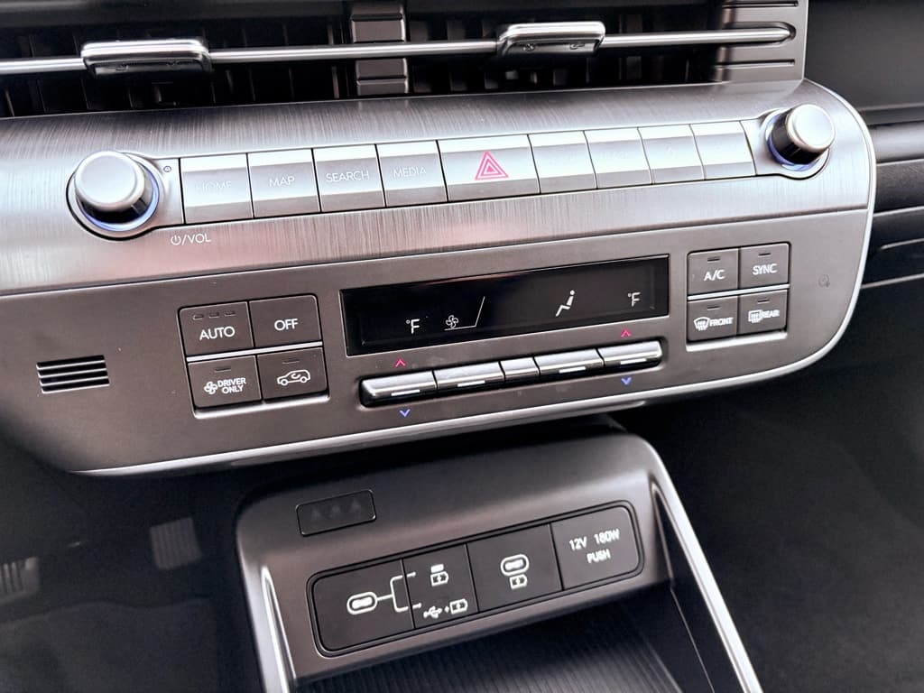 2024 Hyundai Kona view 15