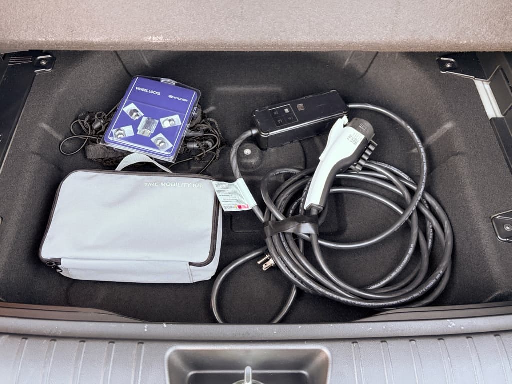 2024 Hyundai Kona view 27