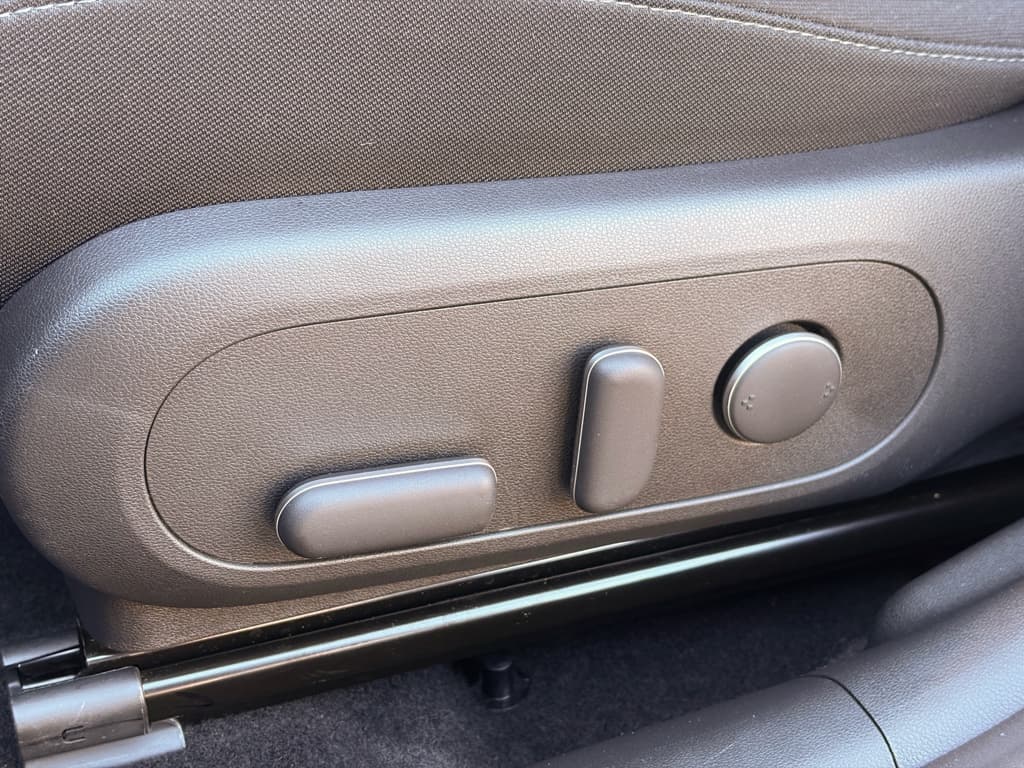 2024 Hyundai Kona view 6