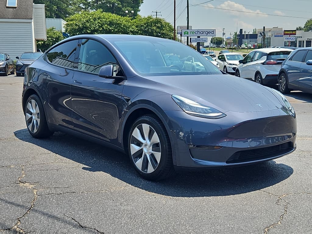 2020 Tesla Model Y view 4