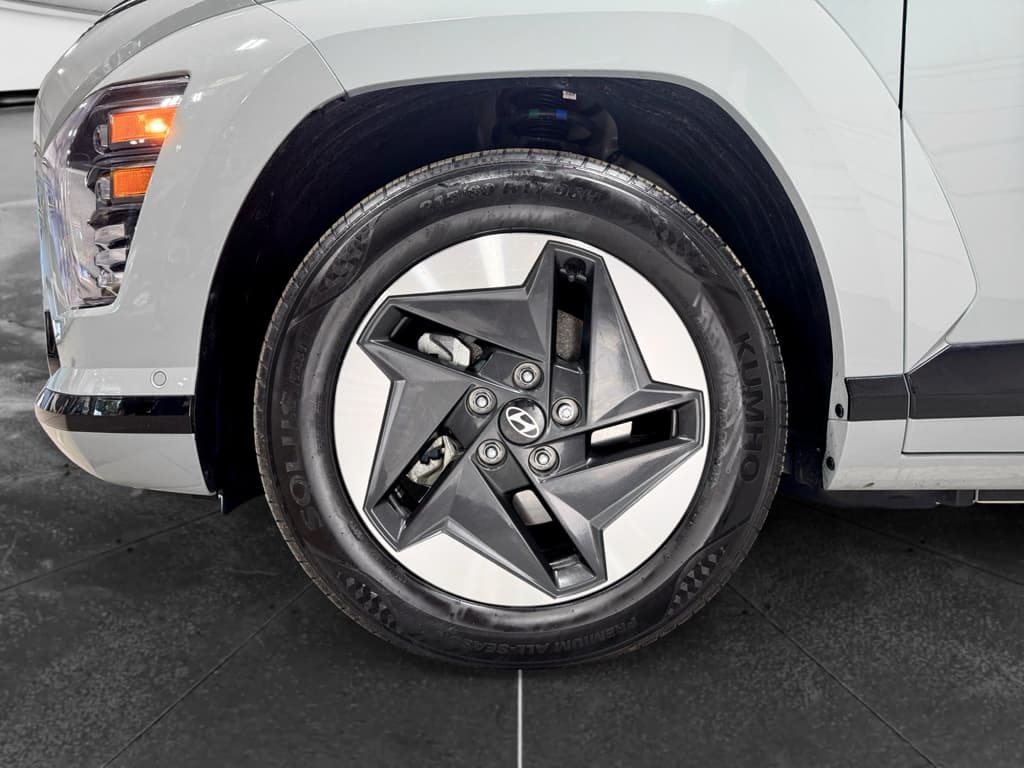 2024 Hyundai Kona view 32