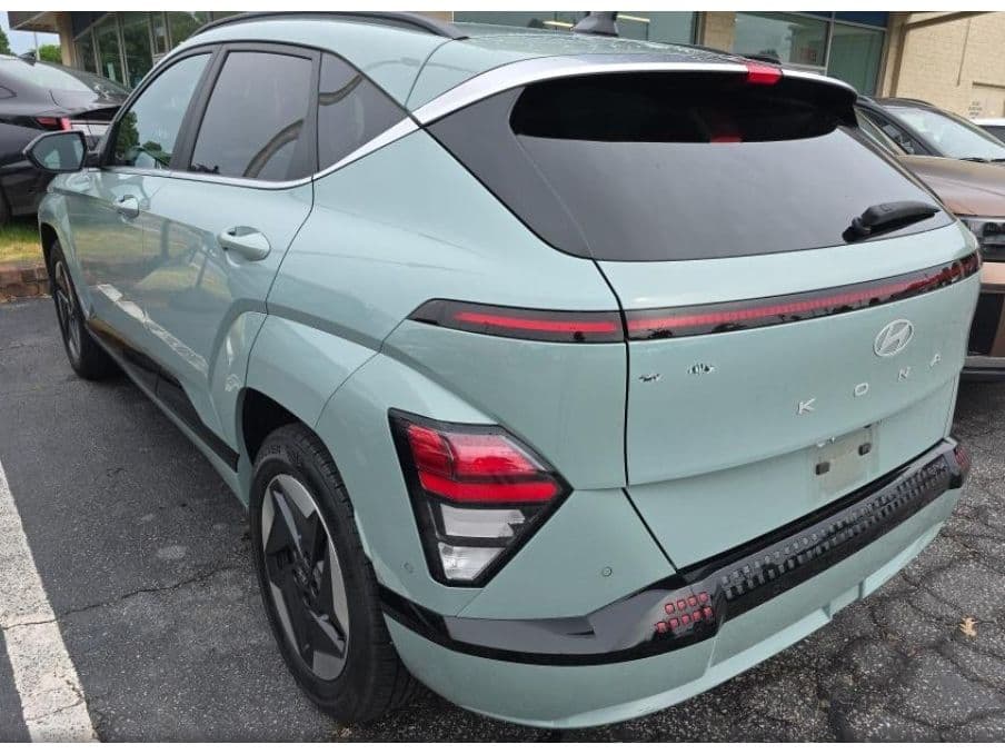 2024 Hyundai Kona view 4