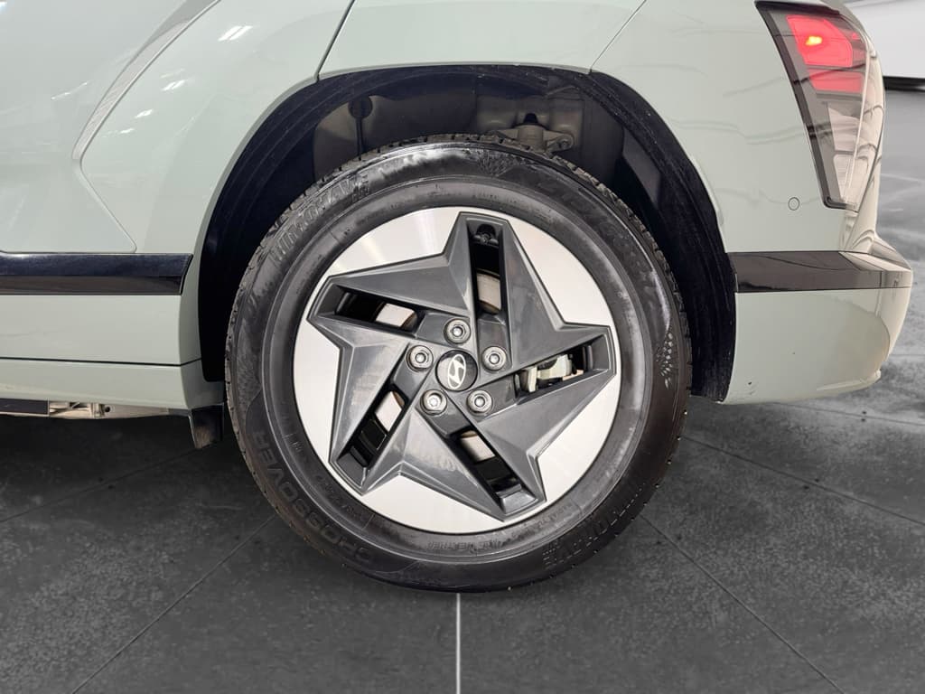 2024 Hyundai Kona view 34