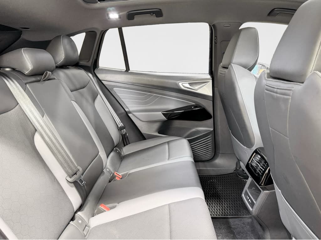2023 Volkswagen ID.4 view 22