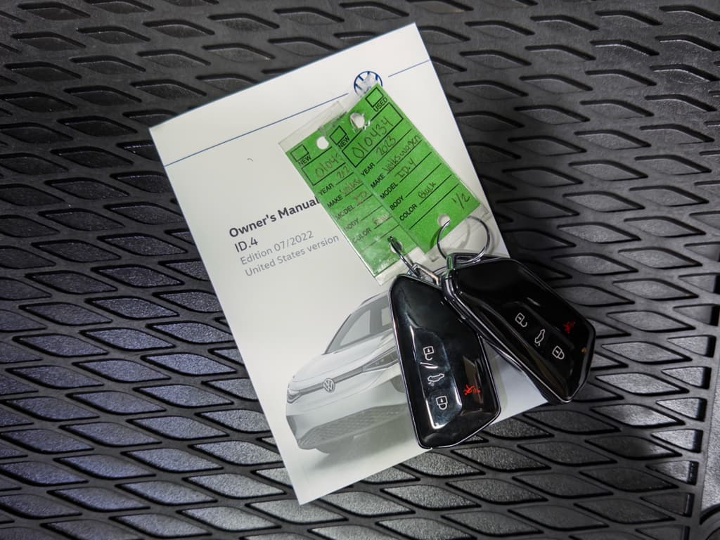 2023 Volkswagen ID.4 view 23
