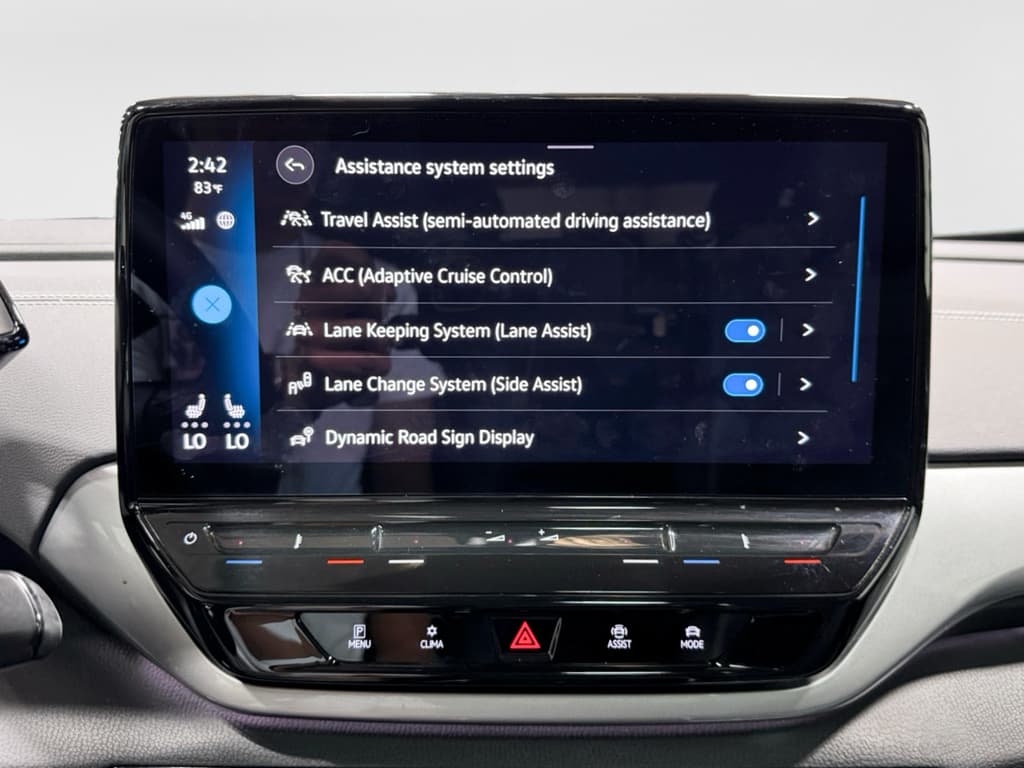2023 Volkswagen ID.4 view 12