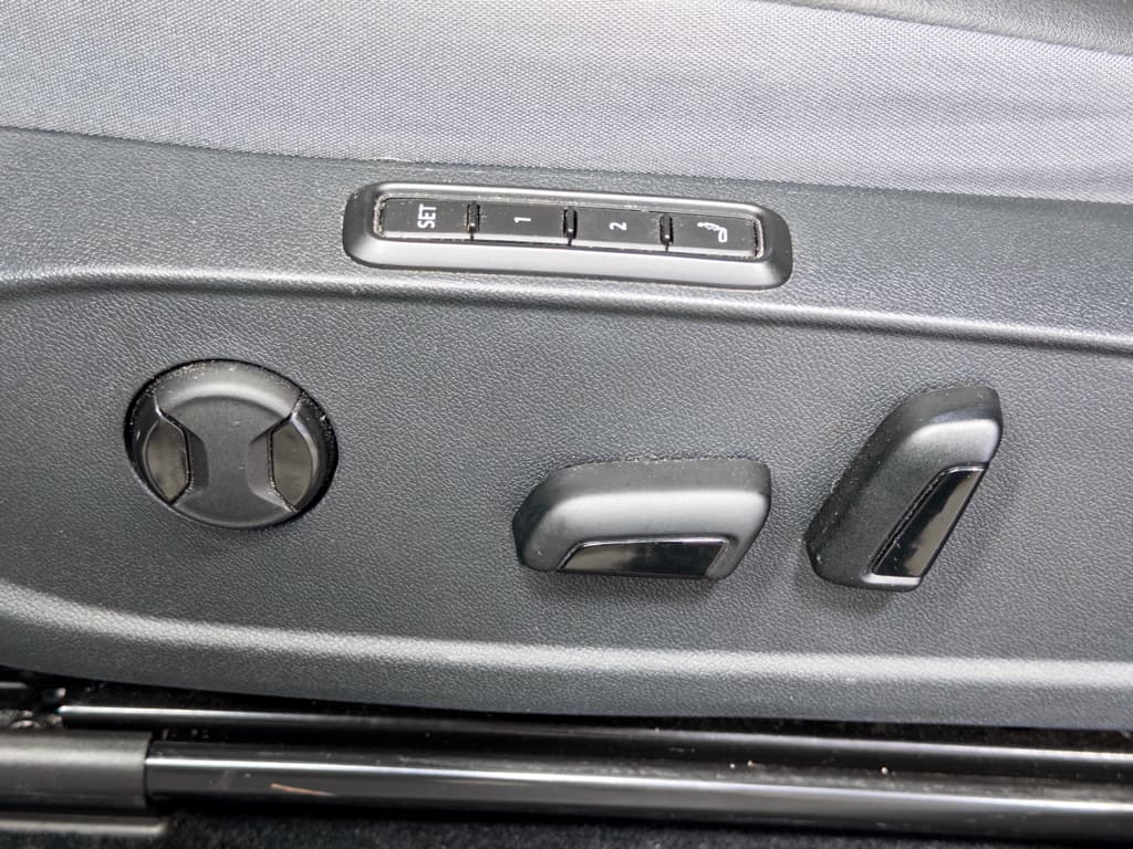 2023 Volkswagen ID.4 view 6