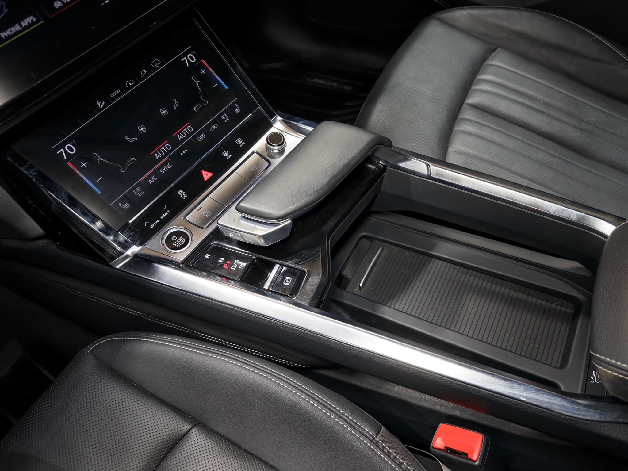 2024 Audi Q8 Sportback e-tron view 21