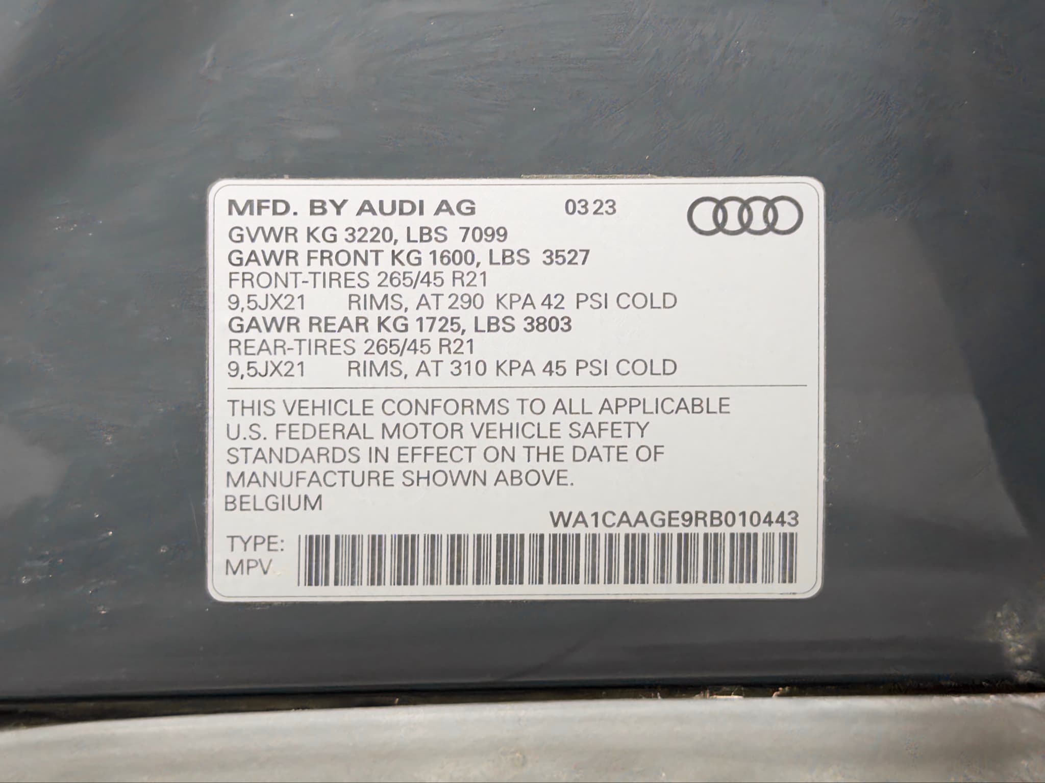 2024 Audi Q8 Sportback e-tron view 31
