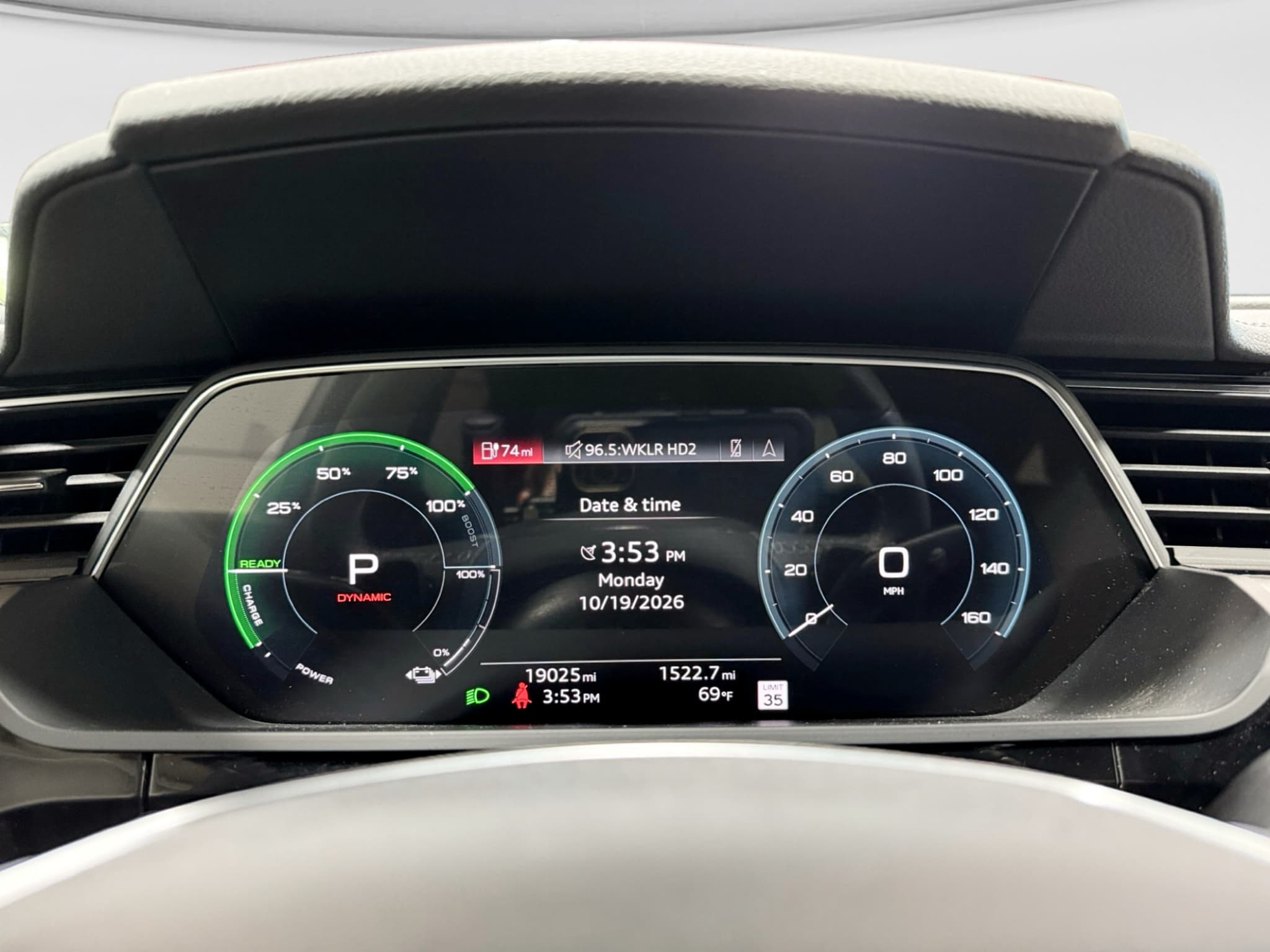 2024 Audi Q8 Sportback e-tron view 10