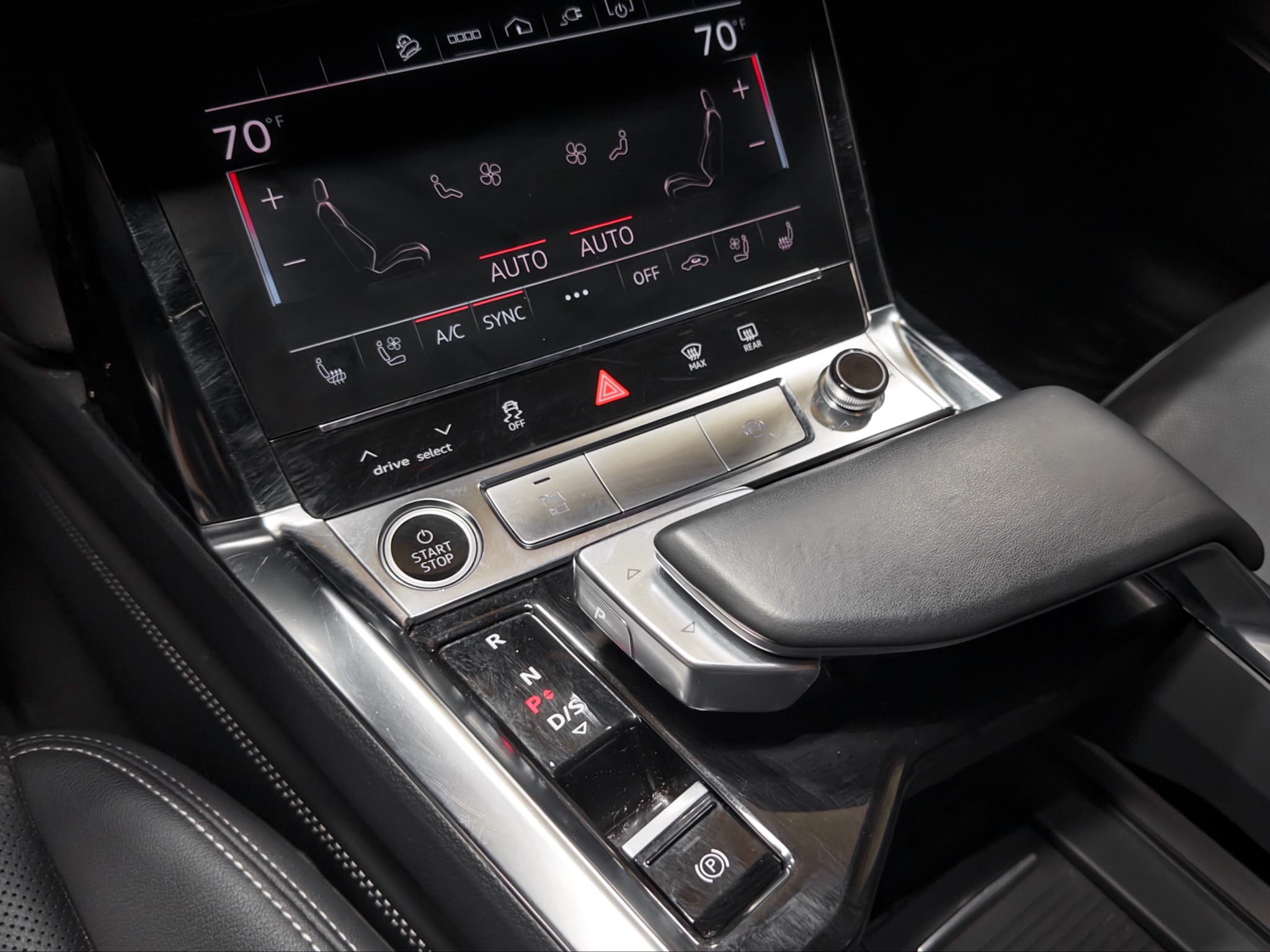 2024 Audi Q8 Sportback e-tron view 17