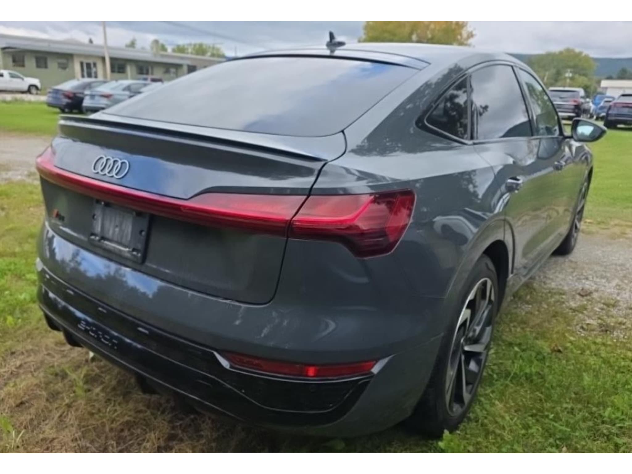 2024 Audi Q8 Sportback e-tron view 3