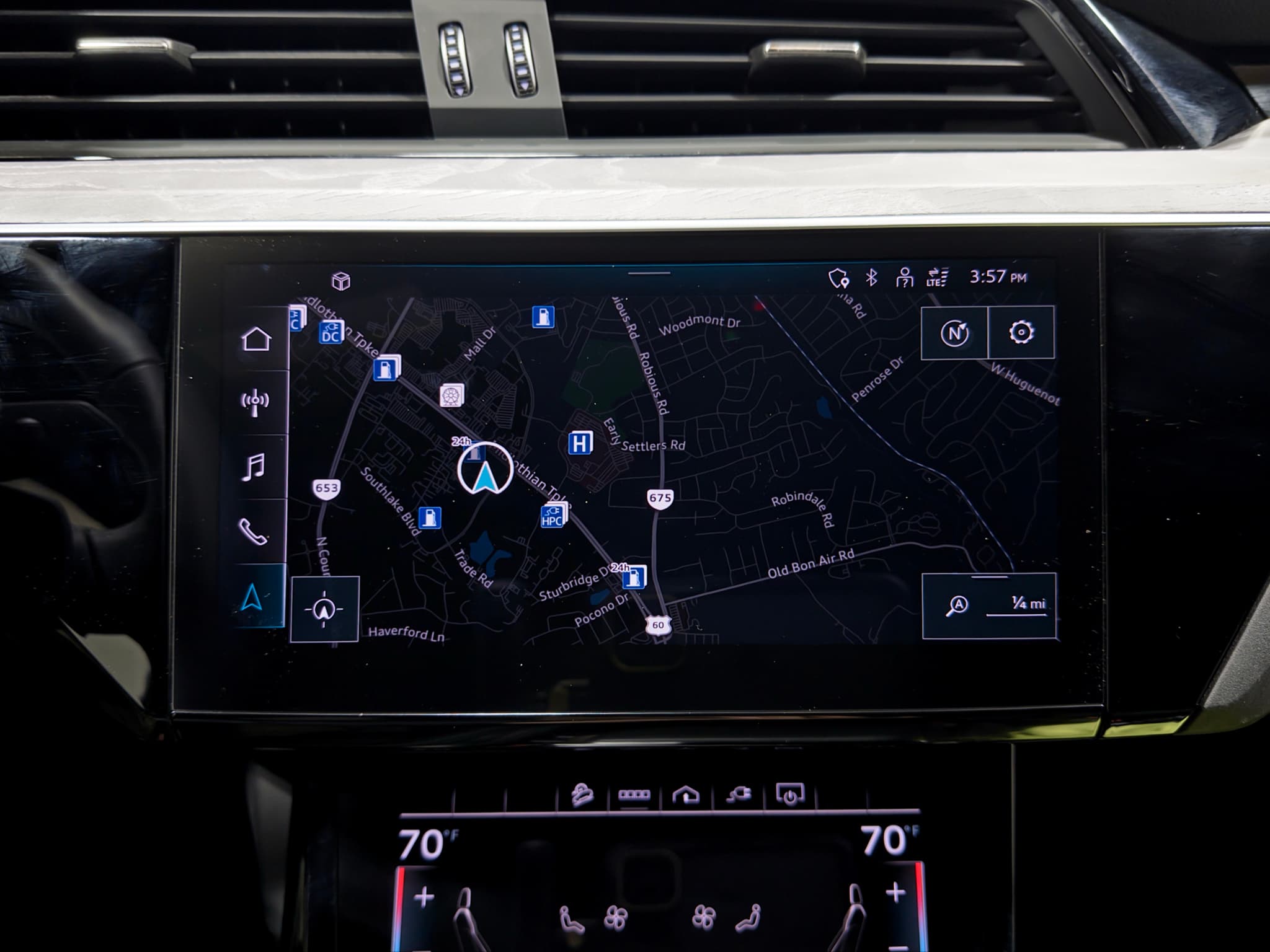 2024 Audi Q8 Sportback e-tron view 11