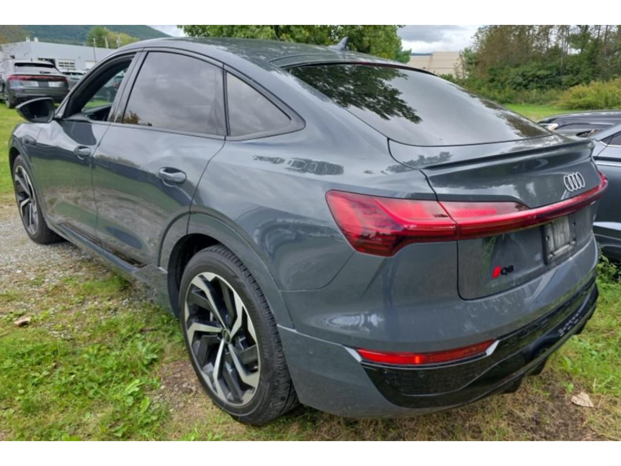 2024 Audi Q8 Sportback e-tron view 4
