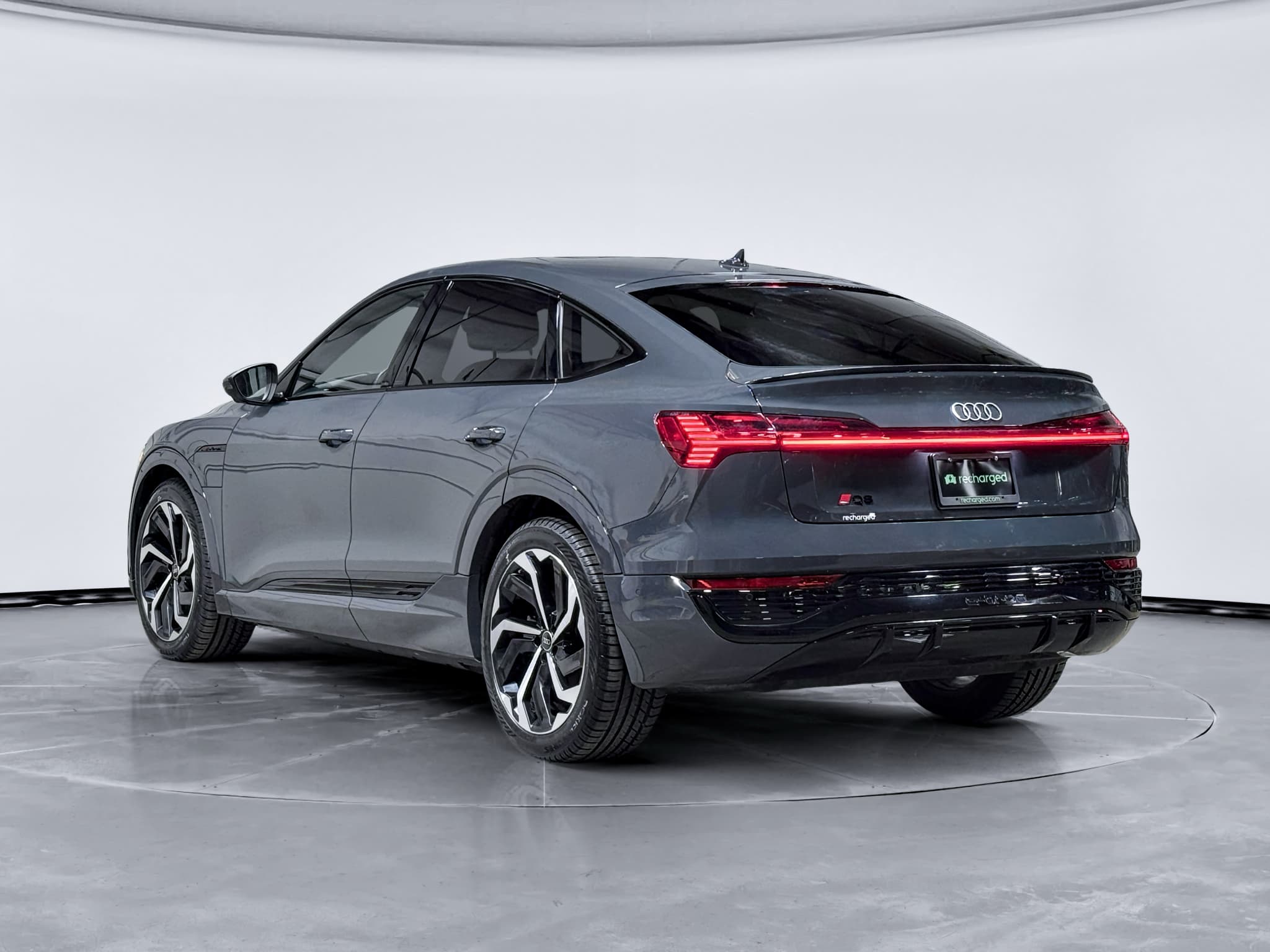 2024 Audi Q8 Sportback e-tron view 2