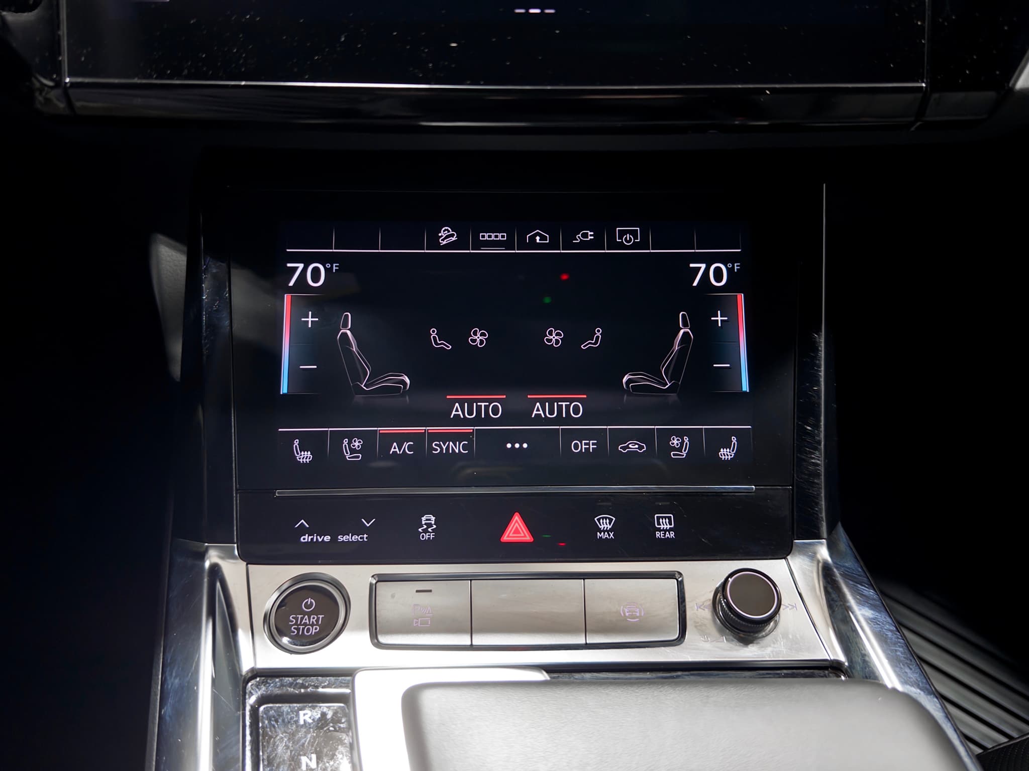 2024 Audi Q8 Sportback e-tron view 16