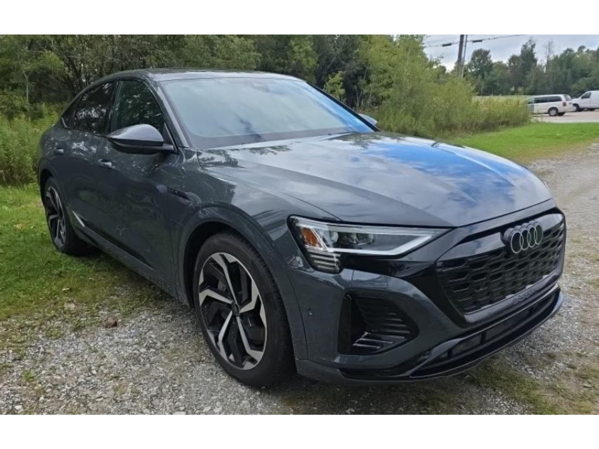 2024 Audi Q8 Sportback e-tron view 2