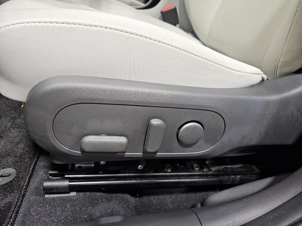 2024 Hyundai Kona view 7