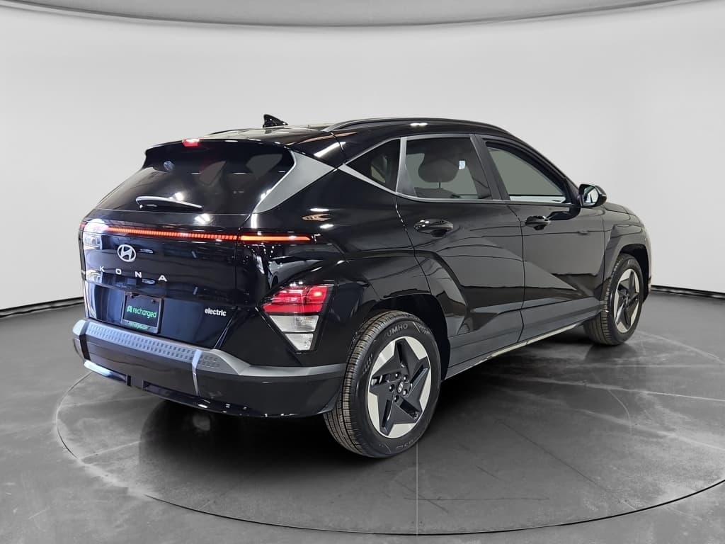 2024 Hyundai Kona view 3